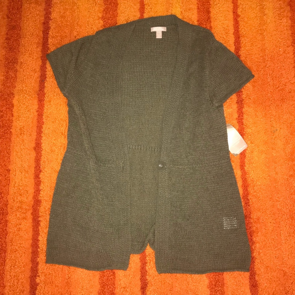 NWT Short Sleeved Olive Button Up Cardigan